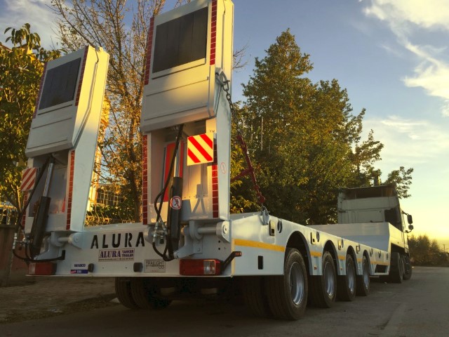 4 axles lowbed trailer