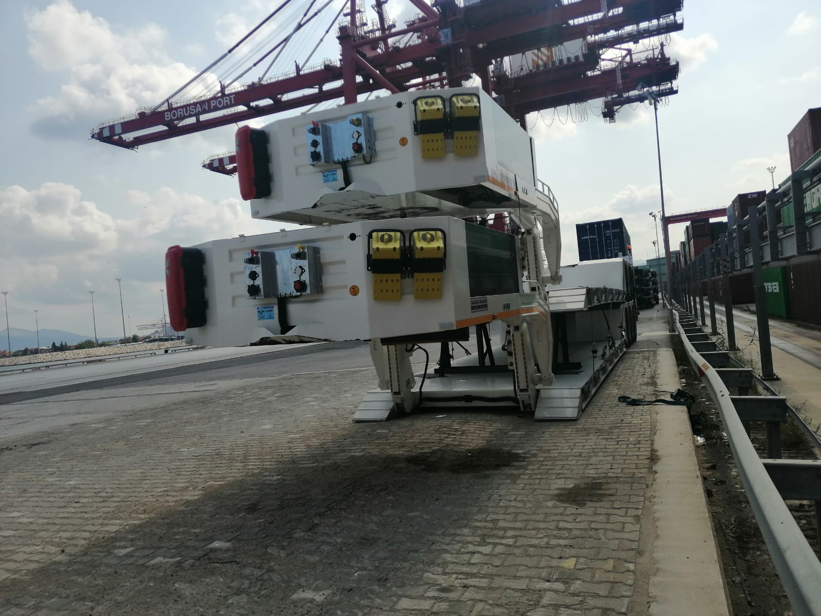 Hydraulic_shipment Gallery | Alura Trailer