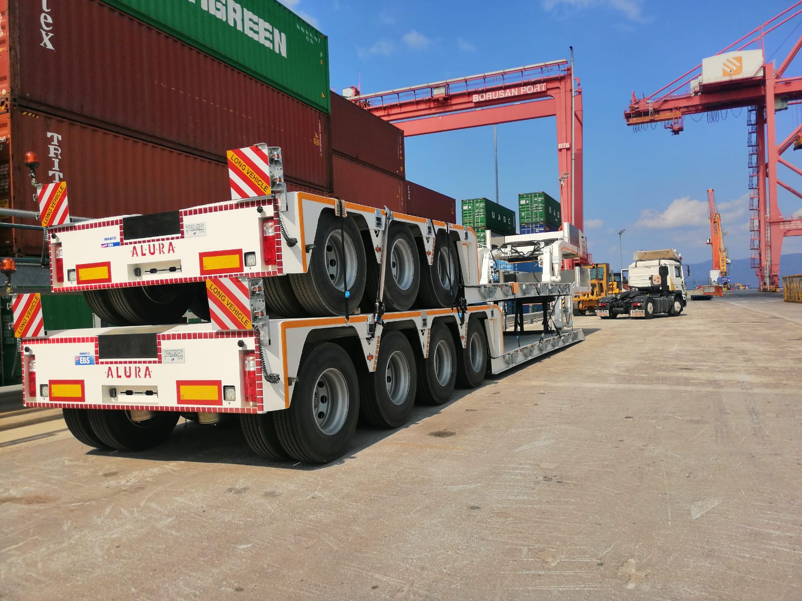 Hydraulic_shipment Gallery | Alura Trailer