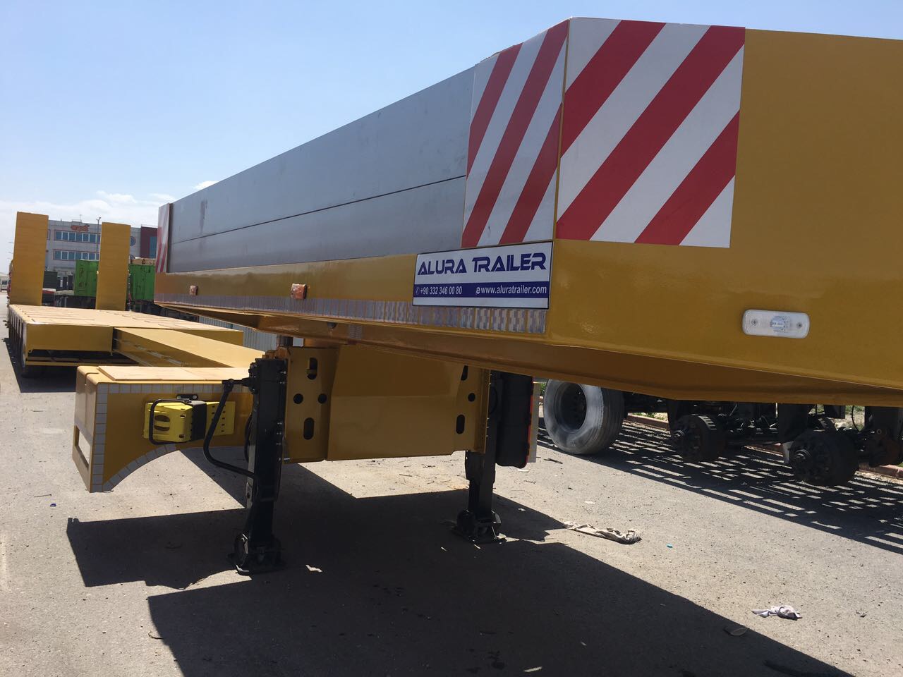 Extendable lowbed trailer